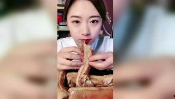 娱乐吃瓜酱本人